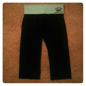 VS PINK CROPPED YOGA PANTS and hoodie :))