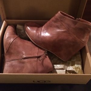 UGG 8.5 carmine wedge boots NEW!
