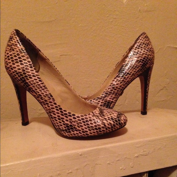 POUR La VICTOIR pumps