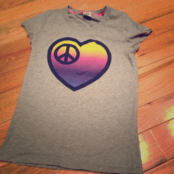 Victoria's Secret PINK t-shirt