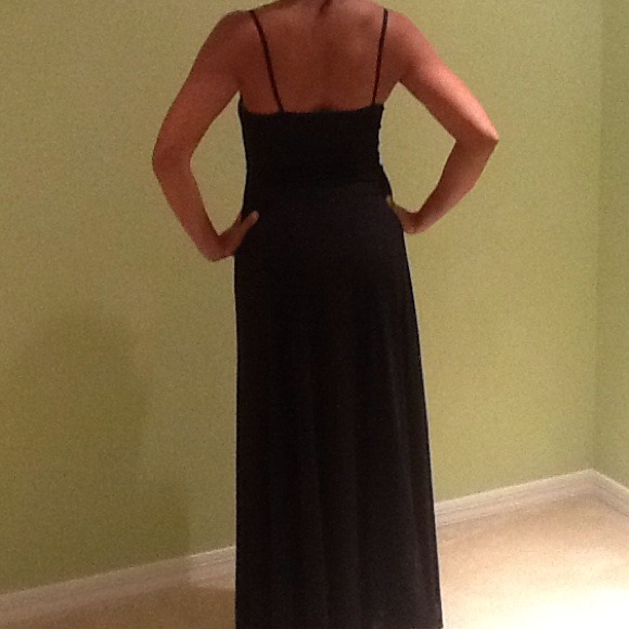 Stunning Black Gown/Night dress - Picture 2 of 3
