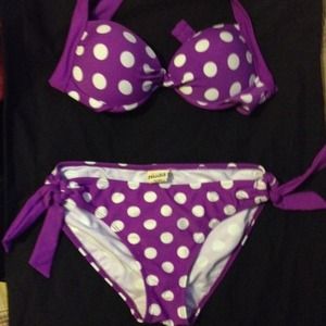 Purple polkadot swimming suite 👙