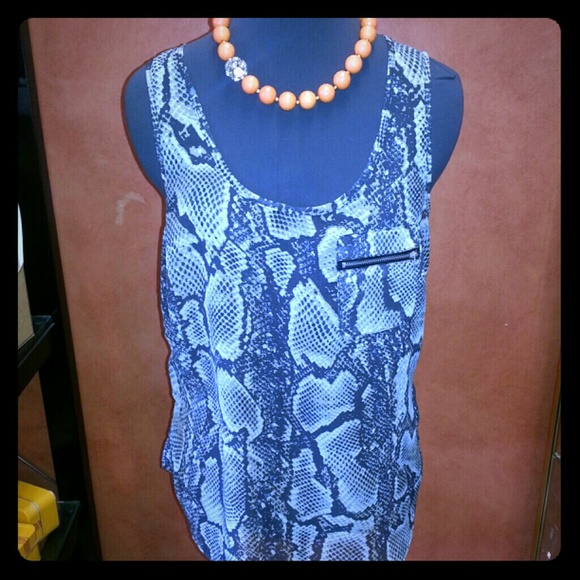 Snake tank - Picture 1 of 2