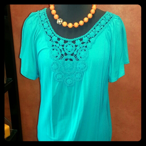 Turquoise top - Picture 1 of 2