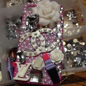iPhone 4/4s case.  Hand made 3d crystals