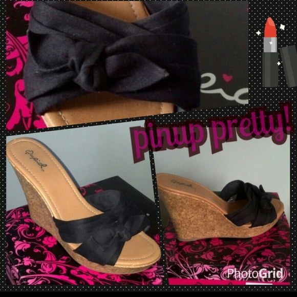 Adorable Cork Wedges ~7.5