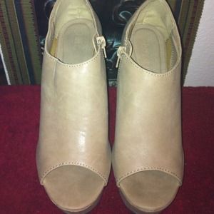 Tan Open-Toe Wedge🚫HOLD🚫