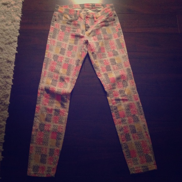 Stylish patterned jeans!
