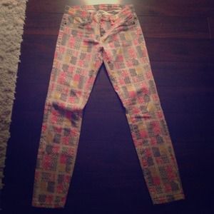 Stylish patterned jeans!