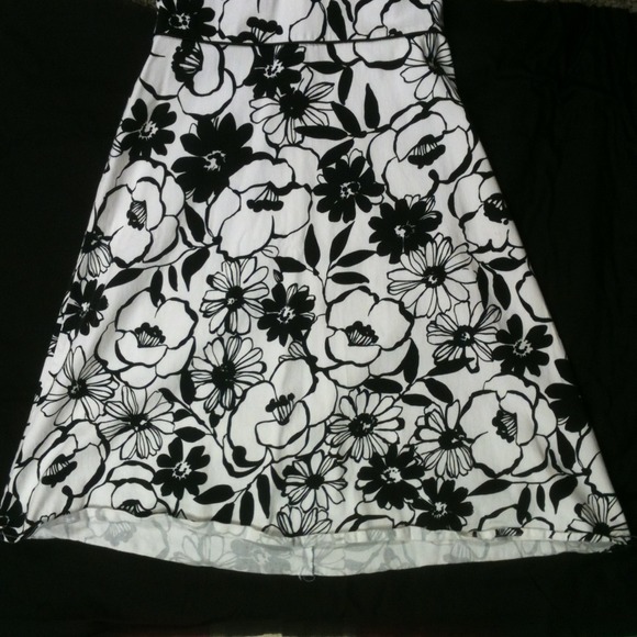 B/W Floral Dress - Picture 3 of 4