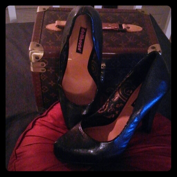 Black Dollhouse Pumps