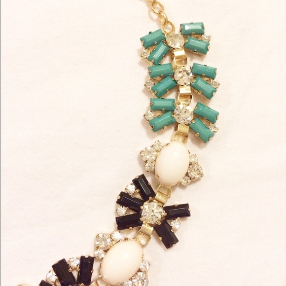 Statement necklace