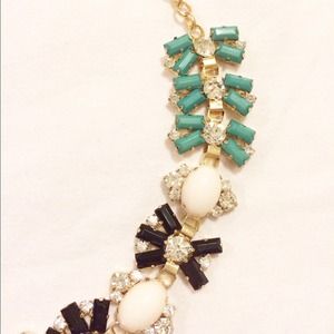 Statement necklace