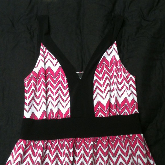 Cute Floral Dress - Picture 2 of 3