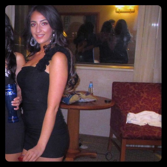 Super sexy little black dress:)