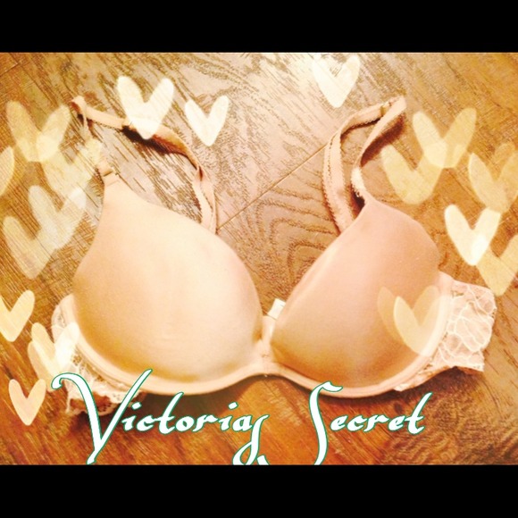🚫Sold🚫Victorias Secret very sexy push-up line.