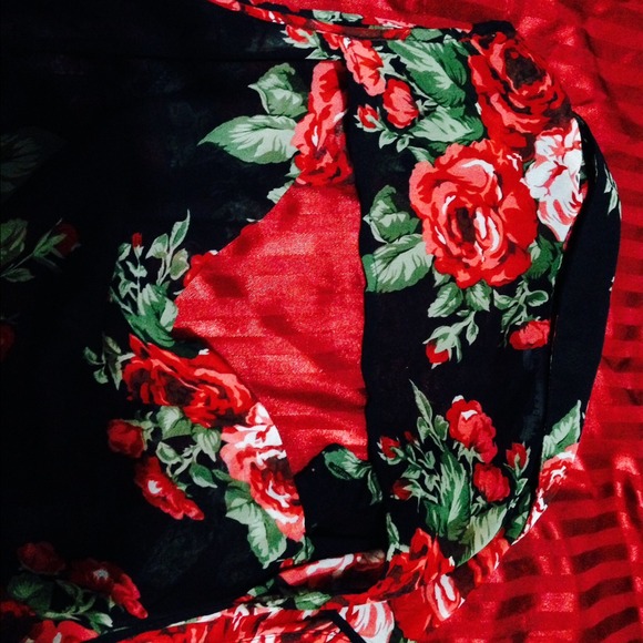 Long sheer rose print button up ❤️ - Picture 2 of 3