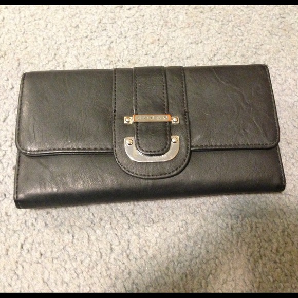 Guess wallet