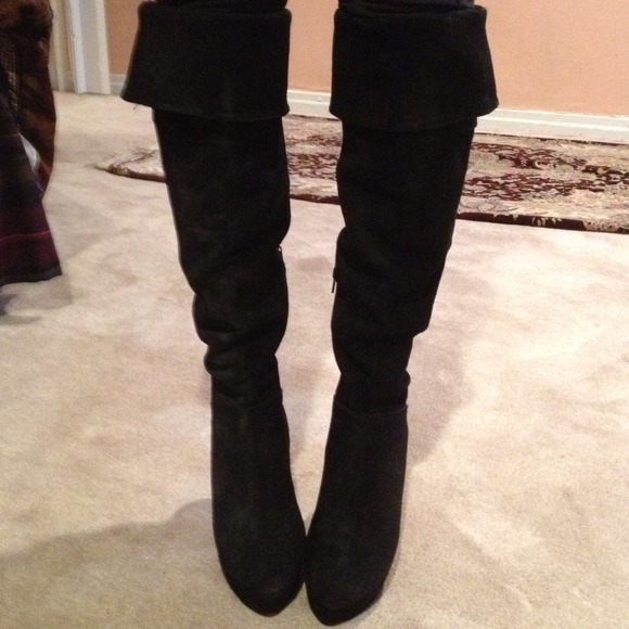 Steve Madden boots AVAILABLE AVAILABLE AVAILABle