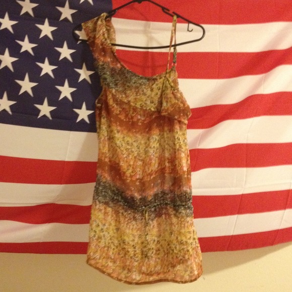 Off the shoulder long shirt, very cute on!