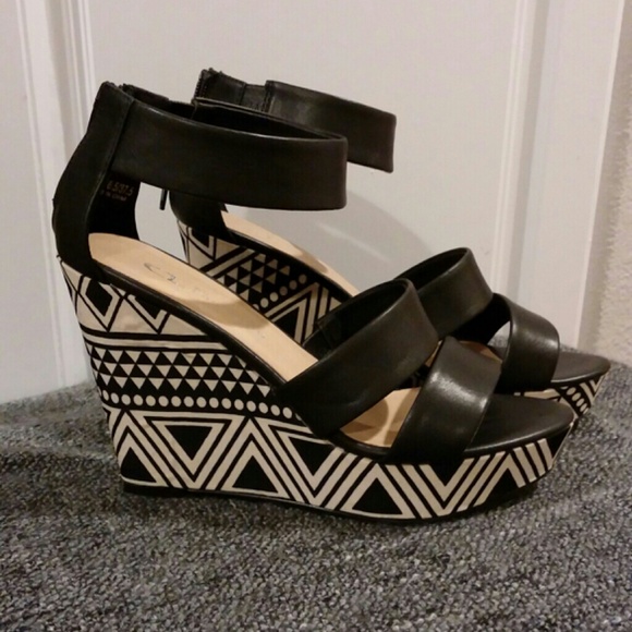 **sold****Brand New Chinese Laundry Tribal Wedges