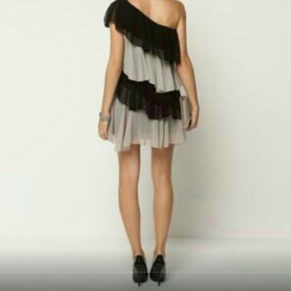 Cold shoulder Ruffle Dress - Picture 2 of 2