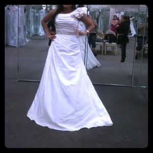 brand new wedding dress