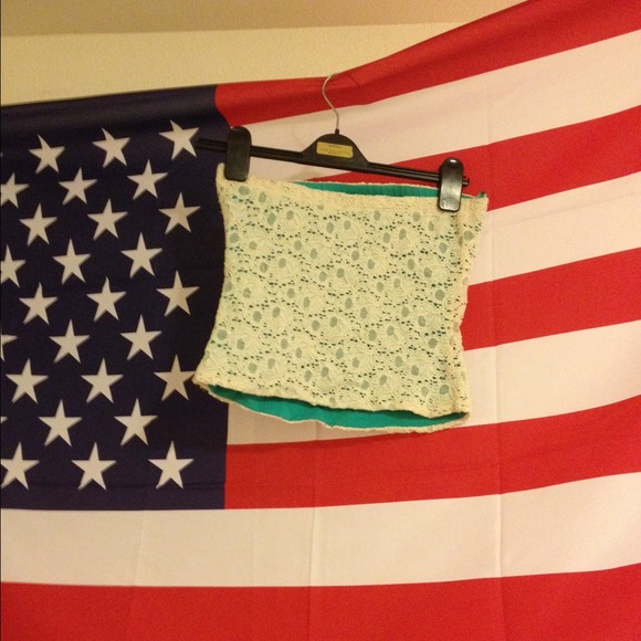 urban outfitters lace tube top💙