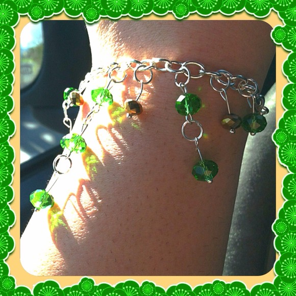 Green & Gold Glass Bracelet - Picture 4 of 5