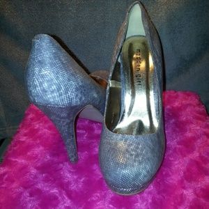 New Madden Girl Gray G-Fast Pumps