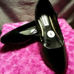 NEW Steve Madden Black Flats ( 2 size available )