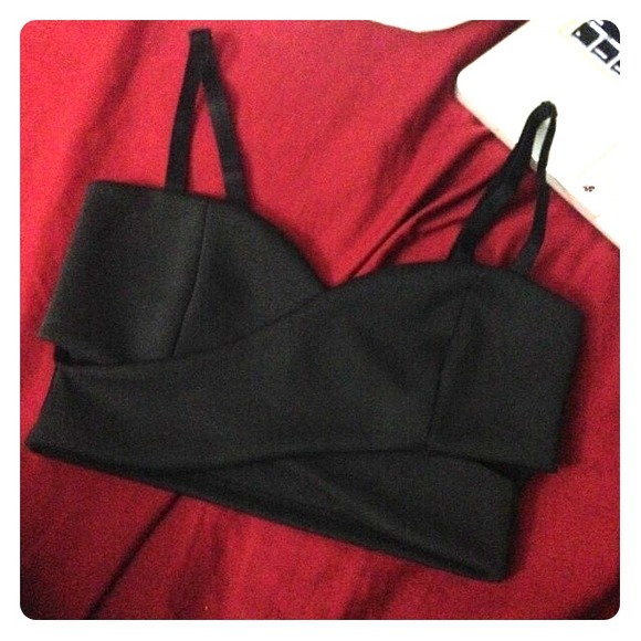 Crossed cropped top