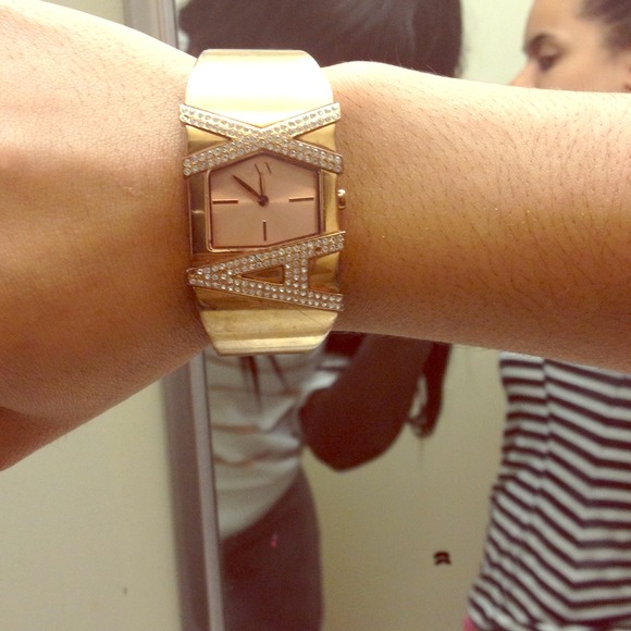 ax watch gold