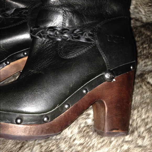 REDUCED 100% authentic Ugg Savanna boots size 7wmn