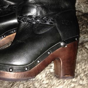 REDUCED 100% authentic Ugg Savanna boots size 7wmn