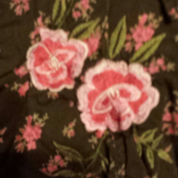 Scrunched Fit Large Button Up - Picture 2 of 4