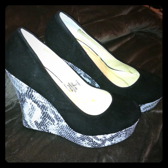 Size 9 snake skin wedge heels