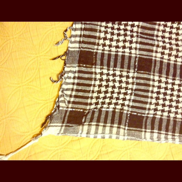 Black and White Patterned Scarf