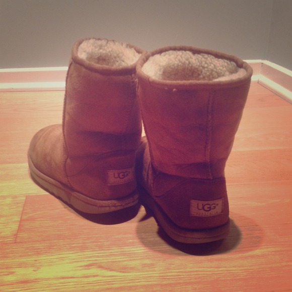 UGG Australia short camel brown boots AUTHENTIC