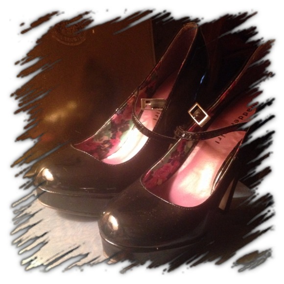 Brand new black pumps