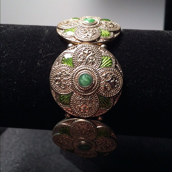 Green and gold bracelet🌟🎄