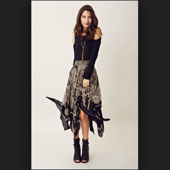 Free People Fly Away Skirt and pullover Bundle!