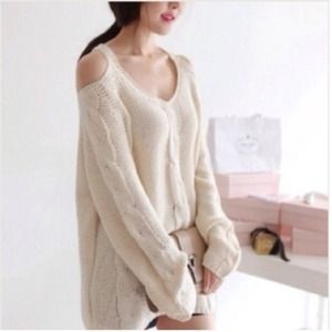 💄Cute Off shoulder oversized sweater