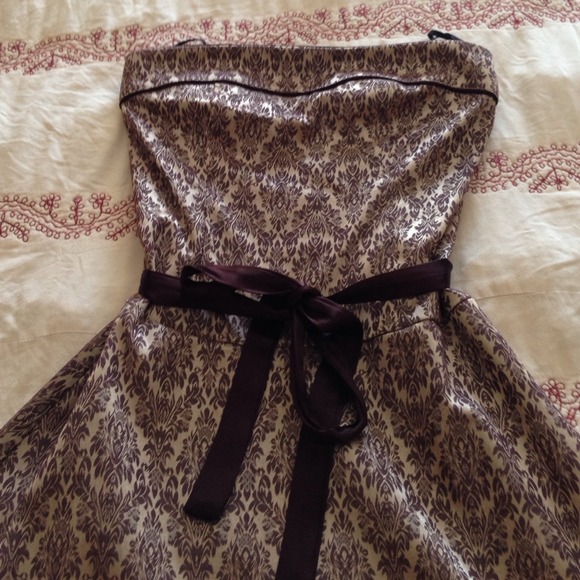 Dress - Picture 3 of 3