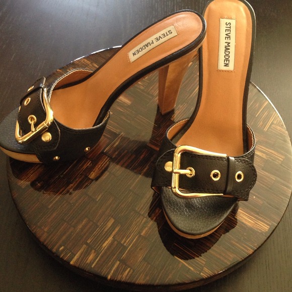 Steve Madden Black Crunk Heel Size 7 Rare!