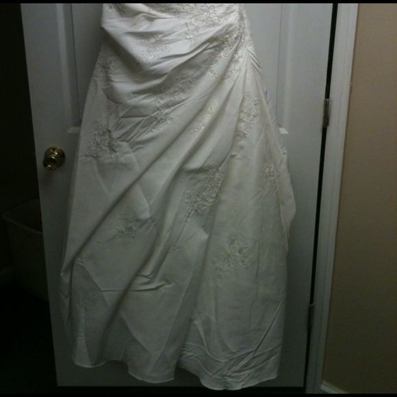 NWT David's Bridal Wedding Dress - Picture 2 of 4