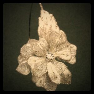 NWT David's Bridal Headpiece