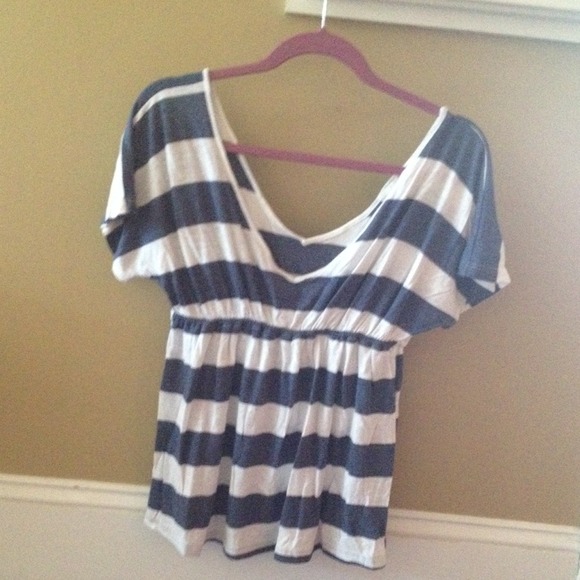 Blue and white top
