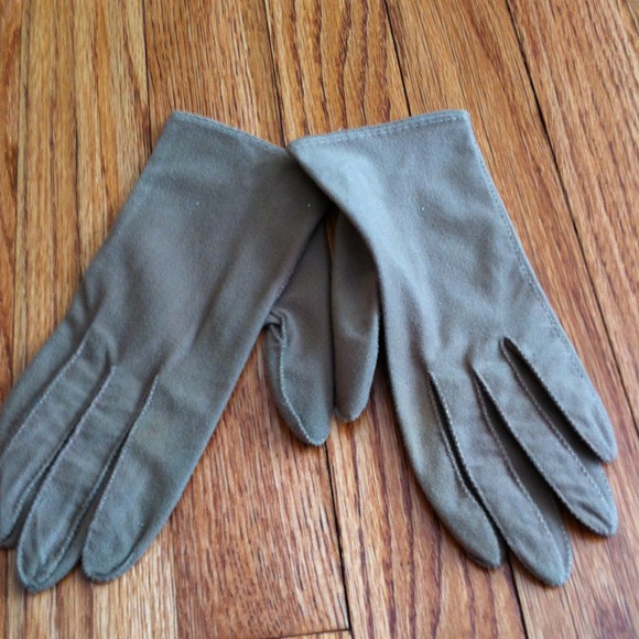 Beige cotton gloves