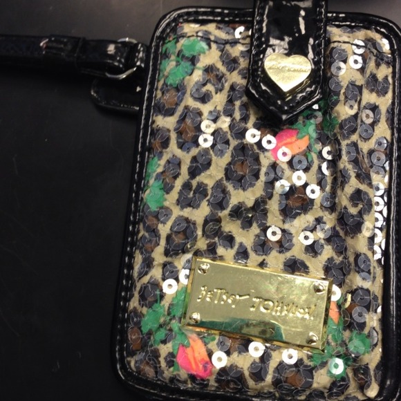 🚫SOLD🚫 Betsy Johnson iPhone ID Travel Pouch